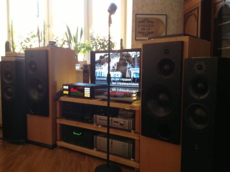 Монтаж профессионального аудио-оборудования для дома фото